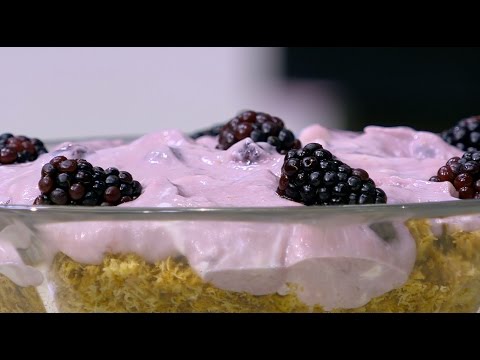 شاهد طريقة عمل كنافة بالتوت و الزبادي