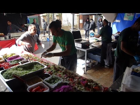 شاهد أسرع صانع ساندوتش فلافل في لندن عربي