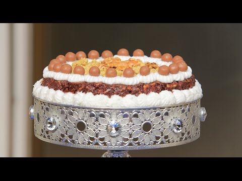 بالفيديو طريقة عمل تورتة شوكولاتة سريعة بعين الجمل