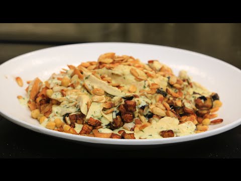 بالفيديو  طريقة عمل فتة الباذنجان بصدور الدجاج