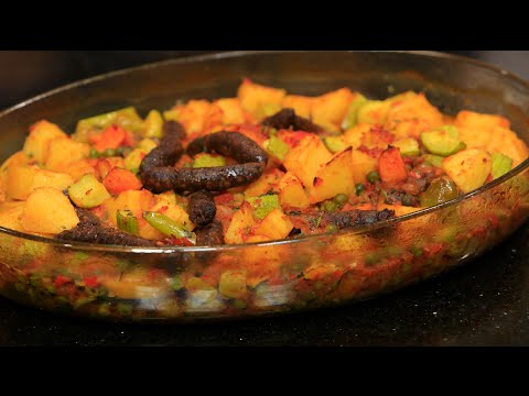 بالفيديو  طريقة عمل يخني السجق بالبطاطس والبازلاء