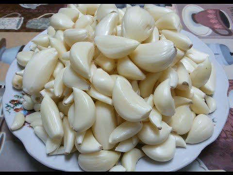 بالفيديو أفضل وأسرع طريقة لتخزين الثوم بأسلوب سهل ومبتكر