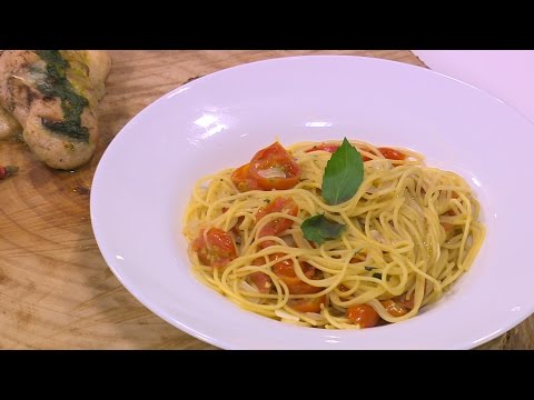 إعداد مكرونة طماطا بالريحان