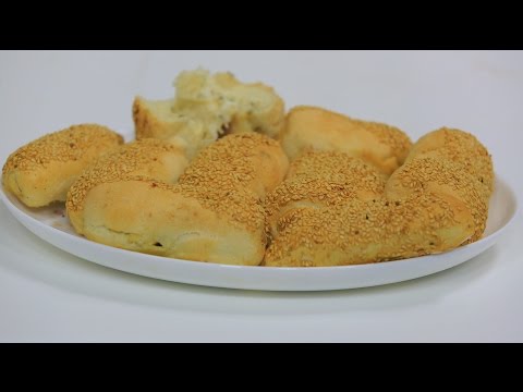 شاهد إعداد فطيرة بالسميد بحشو الجبنة