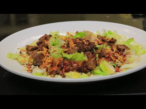 بالفيديو طريقة عمل ومقادير سلطة كبدة دافئة