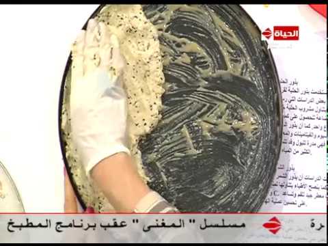 بالفيديو طريقة خلط مكونات صينية الحلبة 