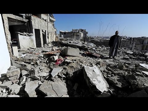 شاهد العائدون يعملون على إعمار بيوتهم في حلب