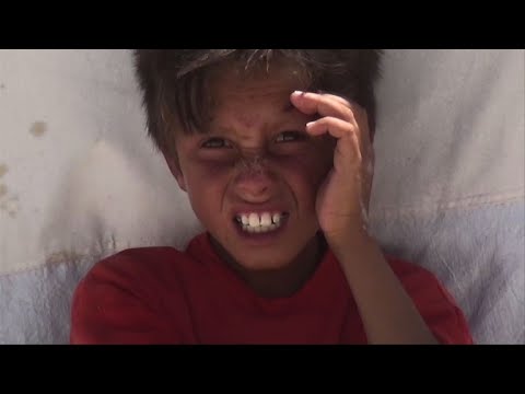 سكان الرقة من مشقة النزوح إلى لهيب المخيمات في الصيف