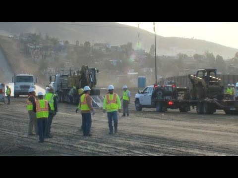 الجدار الفاصل بين الولايات المتحدة والمكسيك يتحول لحقيقة