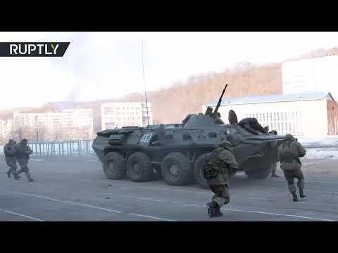 شاهد عرض مثير في فلاديفوستوك قبيل عيد المشاة البحرية