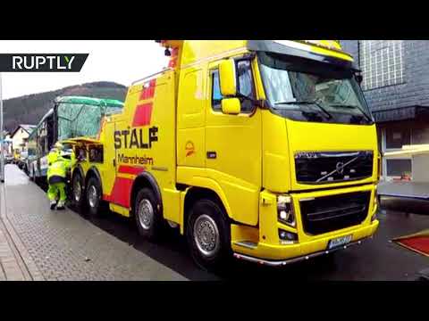 بالفيديو إصابة 50 شخصًا جراء اصطدام حافلة أطفال بمبنى سكني في ألمانيا