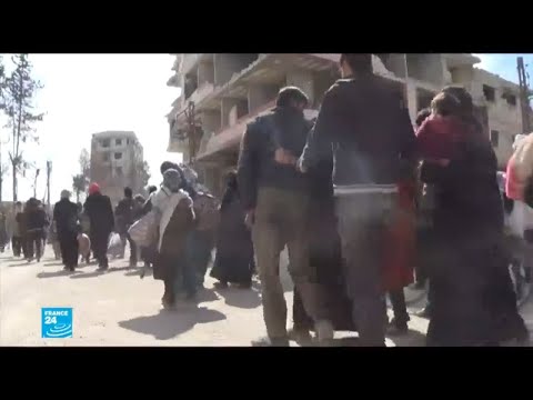 شاهد الأسد يزور الغوطة الشرقية والنزوح مستمر