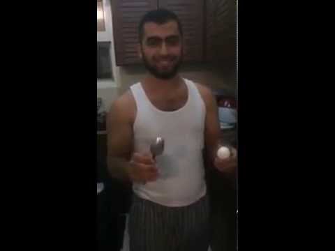 فيديو أسرع طريقة لتقشير البيض