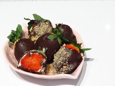 إعداد الفراولة بالمارشميلو والشيكولاتة