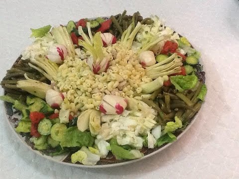 شاهد طبق سلطة بالدجاج والخضروات اللذيذة والصحية