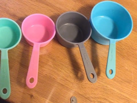 قياس الأكواب بالغرام والديسلتر