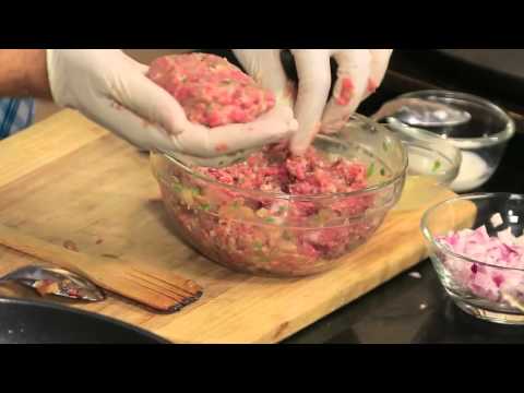 شاهد  سندوتش كفتة برجر مع عصير موز بالمانجو