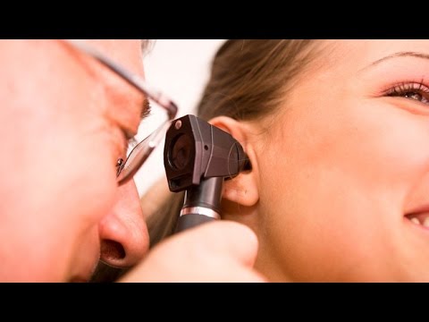 شاهد صحة أبوظبي تحذر من استخدام مستحضرات شموع الأذن