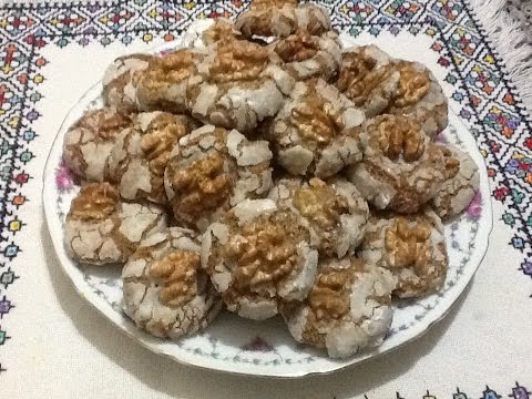 شاهد غريبة باللوز والكركاع