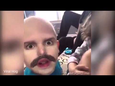 شاهد ردّ فعل طفلين ظهر لهما شارب