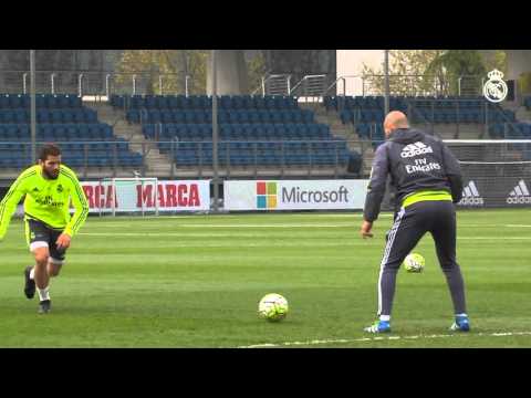 بالفيديو  زيدان يحرص على تدريب لاعبي ريال مدريد على التسديد