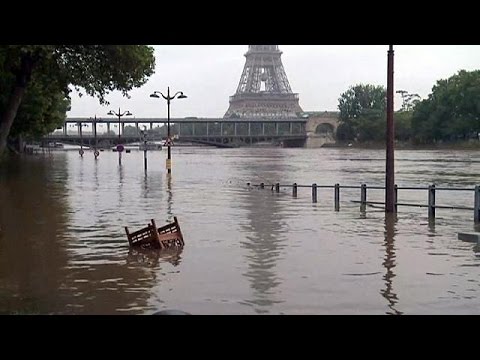 بالفيديو منسوب المياه في نهر السين في العاصمة الفرنسية باريس يتراجع تدريجيا