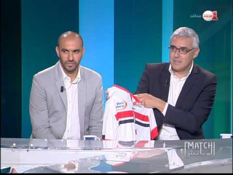 شاهد رئيس الفتح الرباطي يقدم قميص البطل هدية لبرنامج الماتش