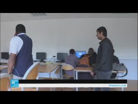 شاهد طلاب مهاجرون أمام عقبة الـبكالوريا