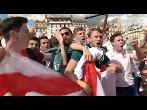 ابتهاج الإنكليز بفوز فريقهم أمام ويلز