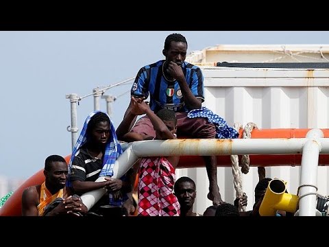 بالفيديو منظمة أطباء بلا حدود تنقذ أكثر من 600 مهاجر غير شرعي