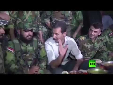 بالفيديو الأسد يتناول الإفطار مع الجنود في مطار مرج السلطان