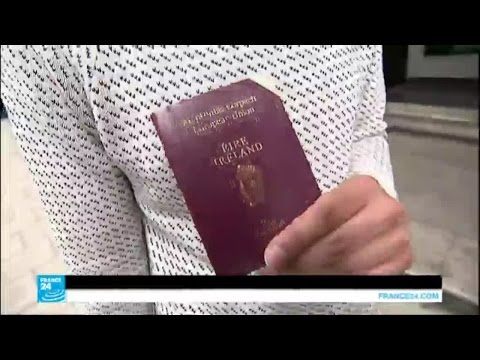 بالفيديو بريطانيون يسعون للحصول على جواز سفر إيرلندي