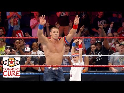 شاهد جون سينا يحتفل مع طفل تغلب على سرطان النخاع