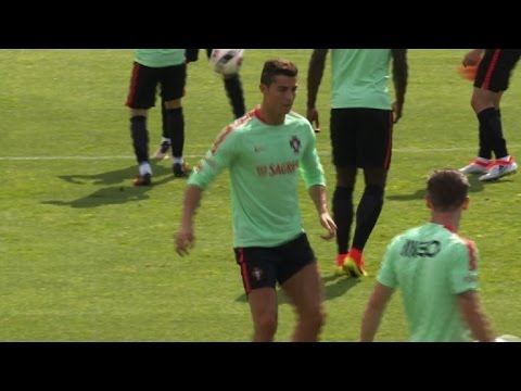 بالفيديو رونالدو يستعد لمواجهة المنتخب الفرنسي في المباراة النهائية