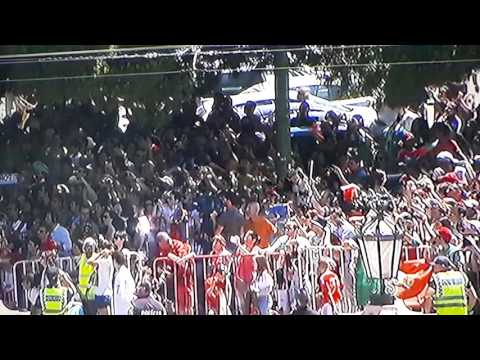 بالفيديو كريستيانو رونالدو يقدم الكاس لجمهور البرتغال بجانب مدرّبه والرئيس البرتغالي