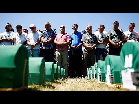 البوسنيون يحيون الذكرى الحادية والعشرين لمجزرة سربرنيتسا
