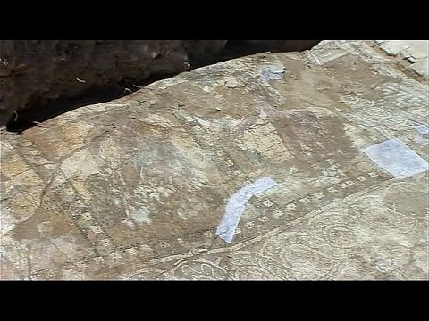 العثور على فسيفساء رومانية في مدينة لارنكا