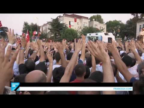 شاهد أردوغان يطلب من أنصاره البقاء في الشوارع والساحات