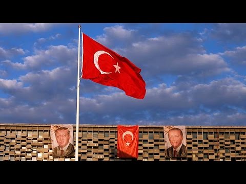 شاهد حملة تطهير في تركيا تطال التعليم والإعلام