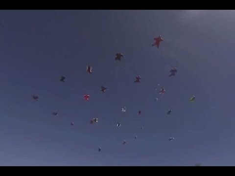 شاهد أرقام قياسية جديدة لرياضيي wingsuit بدلة الجناح الروس