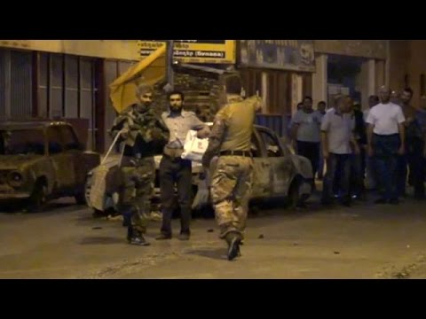 بالفيديو مسلحون معارضون يسلمون أنفسهم للسلطات في يريفان