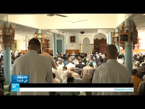 شاهد  مسلمون ومسيحيون يصلون سويًا في فرنسا