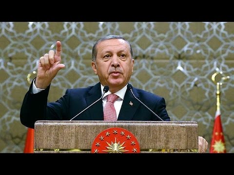 شاهد الرئيس أردوغان يتهم الغرب بمساندة الإرهاب والانقلابيين