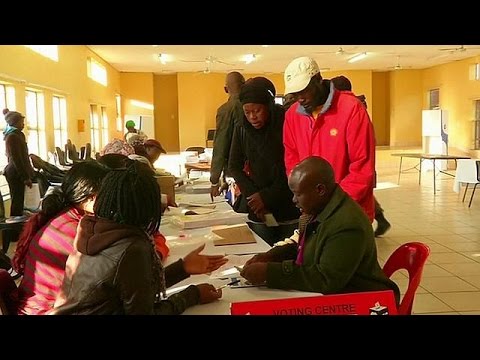 بالفيديو الانتخابات المحلية في جنوب أفريقيا  تضع الحزب الحاكم أمام اختبار صعب