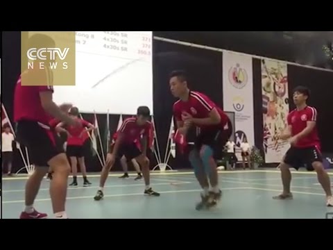 شاهد فريق صيني يحطم الرقم القياسي العالمي في نط الحبل