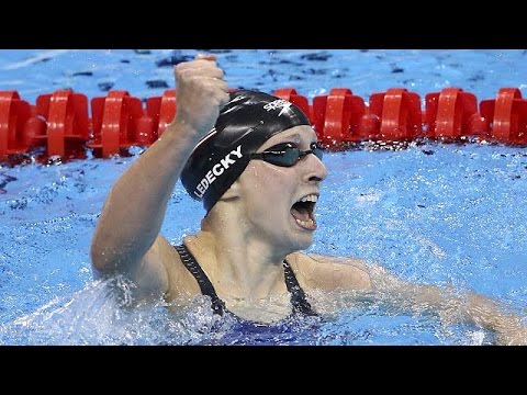 شاهد السبّاحة الاميركية ليديكي تفوز بذهبية سباحة 400 متر حرة في أولمبياد ريو 2016