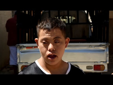 بالفيديو  معاقة ذهنيًا تتعرض لاغتصاب جماعي في شوارع الخميسات