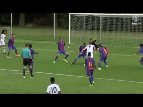 فيديو نجم ألمان يونايتد الشاب يتلاعب بدفاع برشلونة على طريقة ميسي