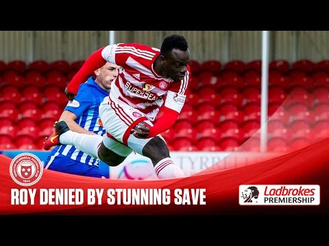 بالفيديو حارس مرمى ينقذ فريقه من هدف محقق ببراعة