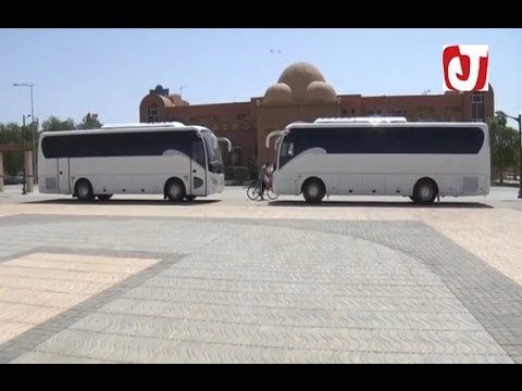 بالفيديو توزيع حافلات للنقل المدرسي وسيارات اسعاف في جهة الشرق